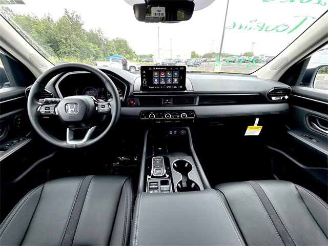 2025 Honda Pilot Touring photo 24