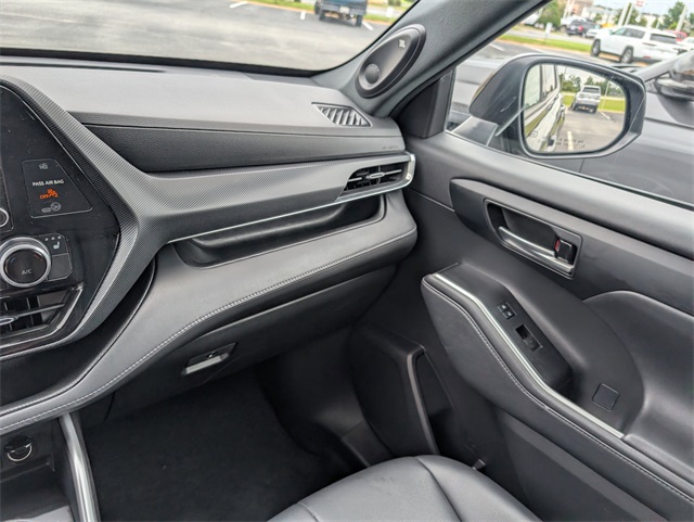 2021 Toyota Highlander XSE photo 19