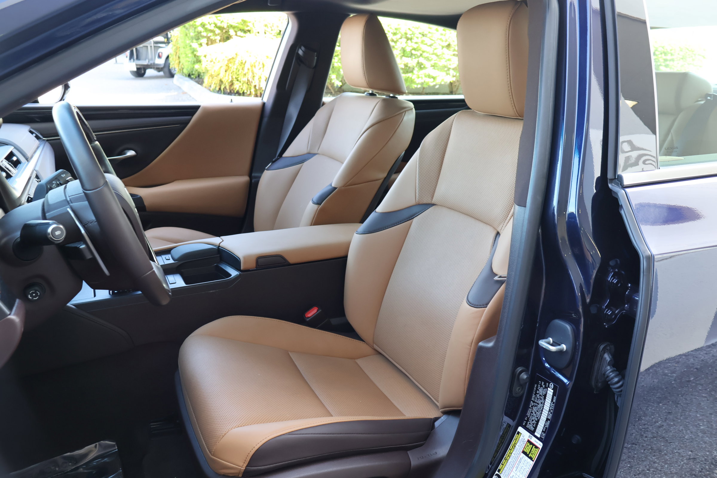 2021 Lexus ES 350 photo 2