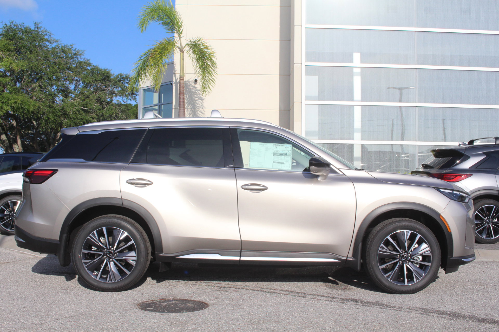 2026 Infiniti QX60 Luxe photo 5