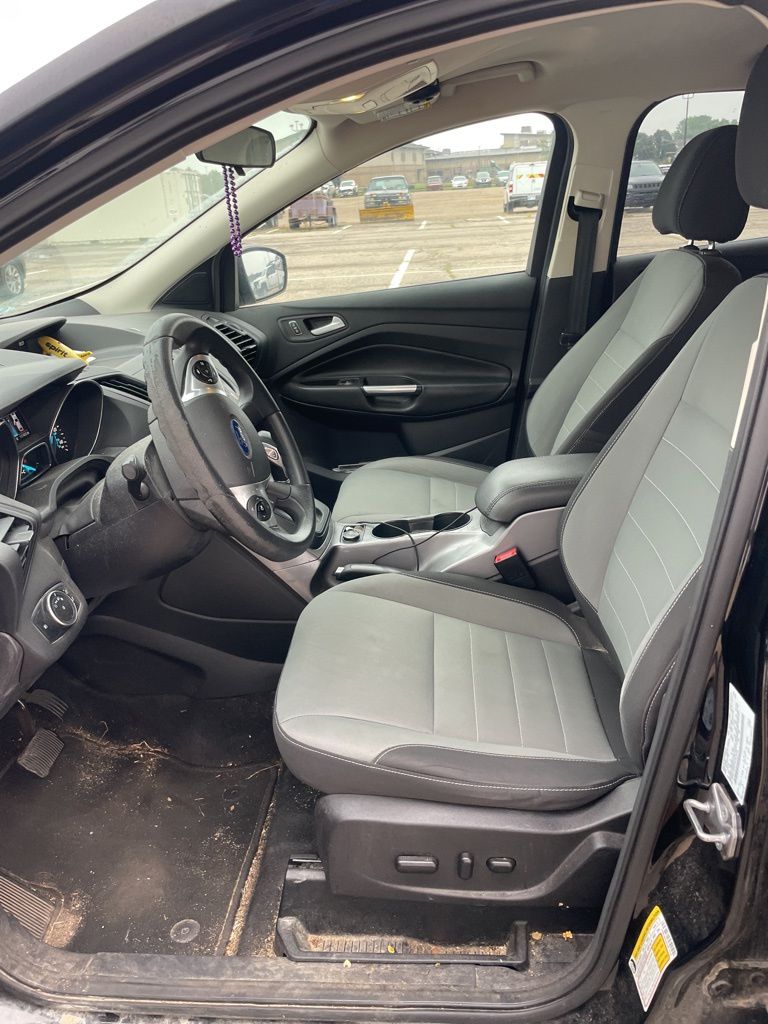 2016 Ford Escape SE photo 2