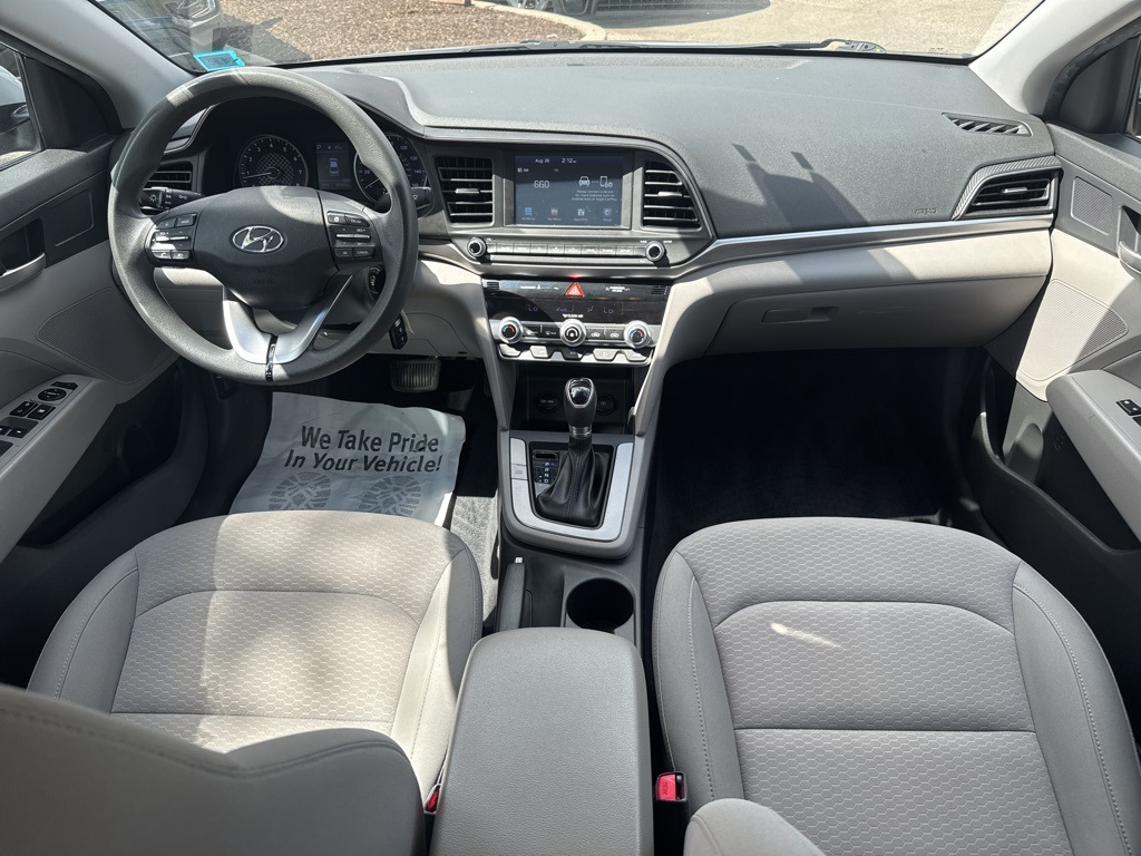 2020 Hyundai Elantra SEL photo 23