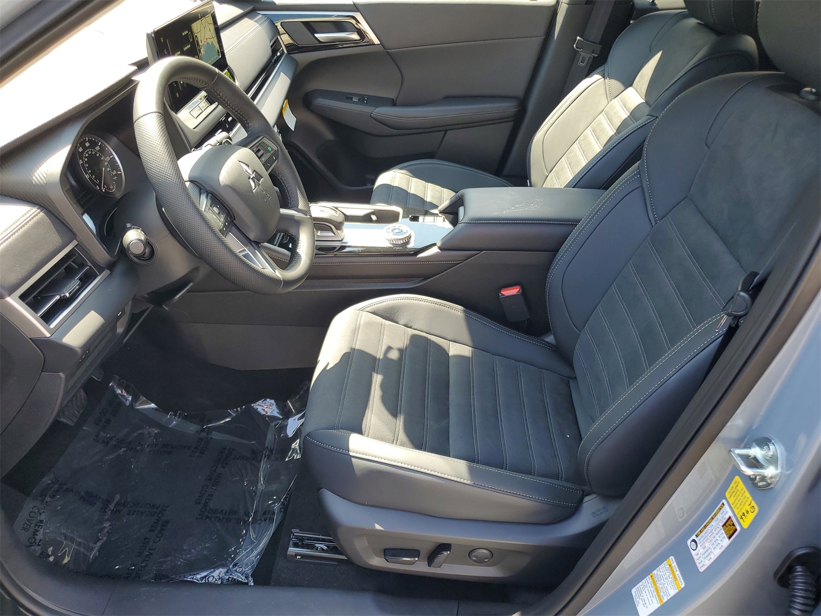 2025 Mitsubishi Outlander S-AWC photo 4