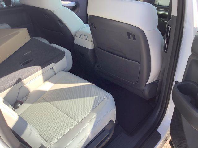 2026 Hyundai Santa Fe SEL photo 18