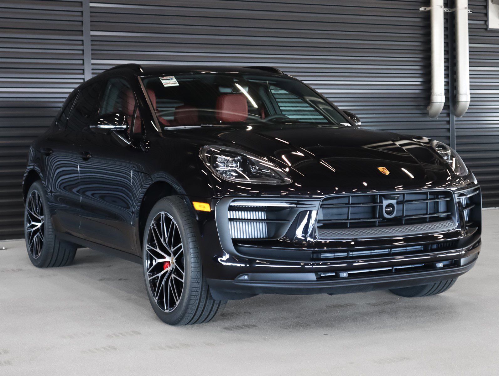 2025 Porsche Macan S photo 8