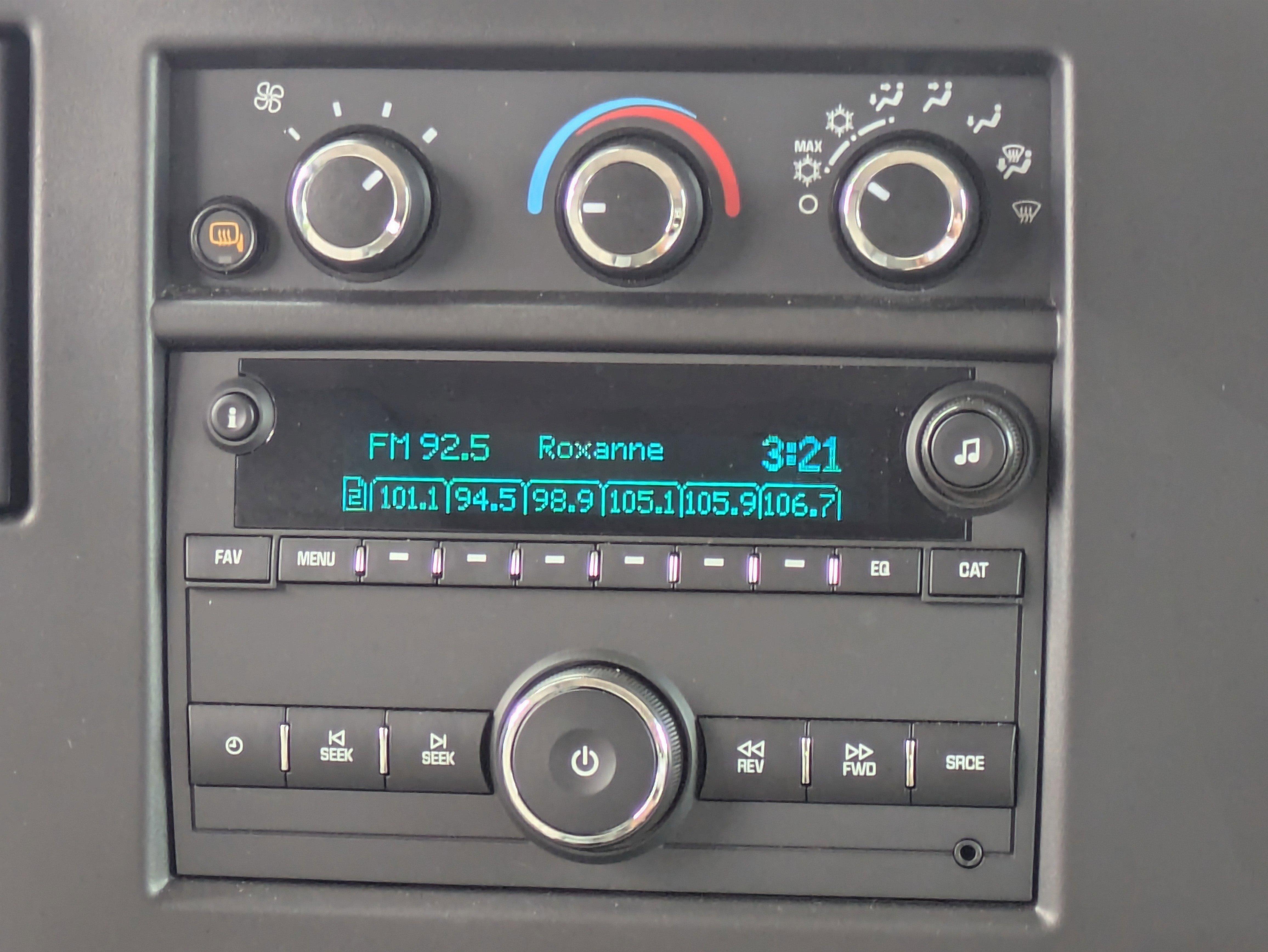 2024 Chevrolet Express 3500 LT Passenger Van photo 3