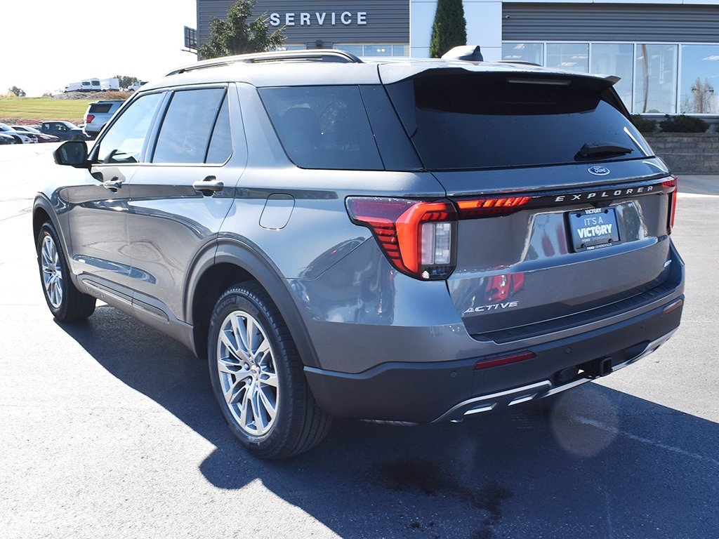 2026 Ford Explorer photo 3