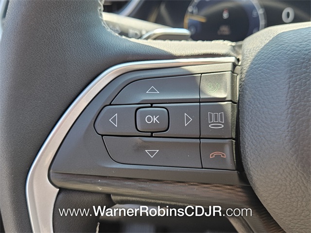 2025 Jeep Grand Cherokee Laredo photo 23