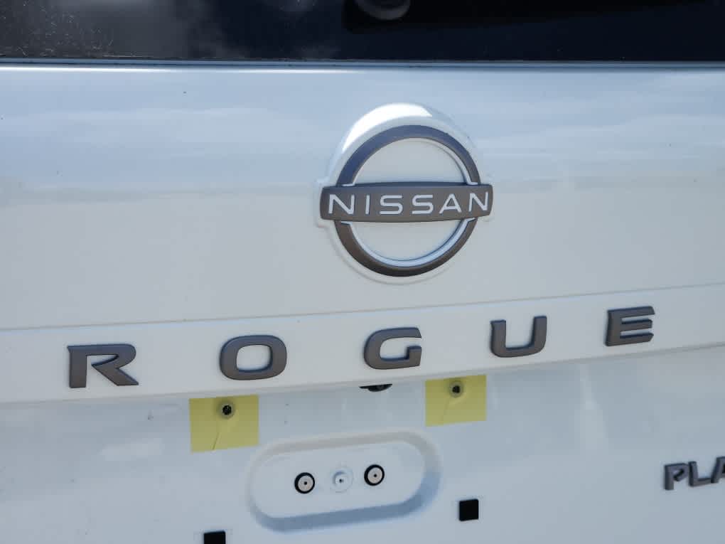 2026 Nissan Rogue Platinum photo 18