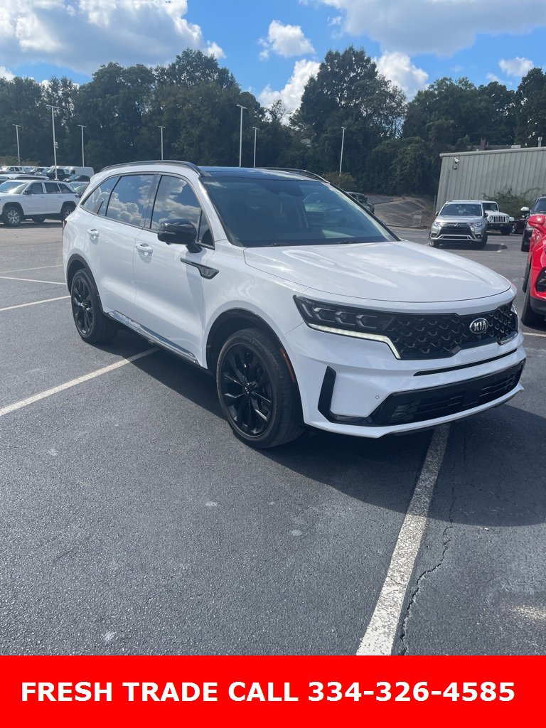 2021 Toyota RAV4 LE photo 2