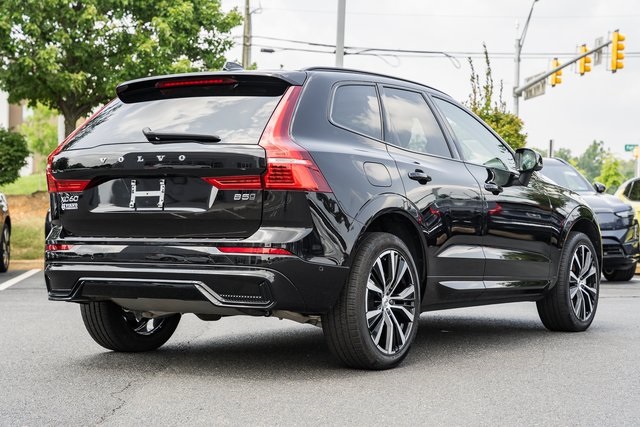2024 Volvo XC60 B5 Plus photo 4