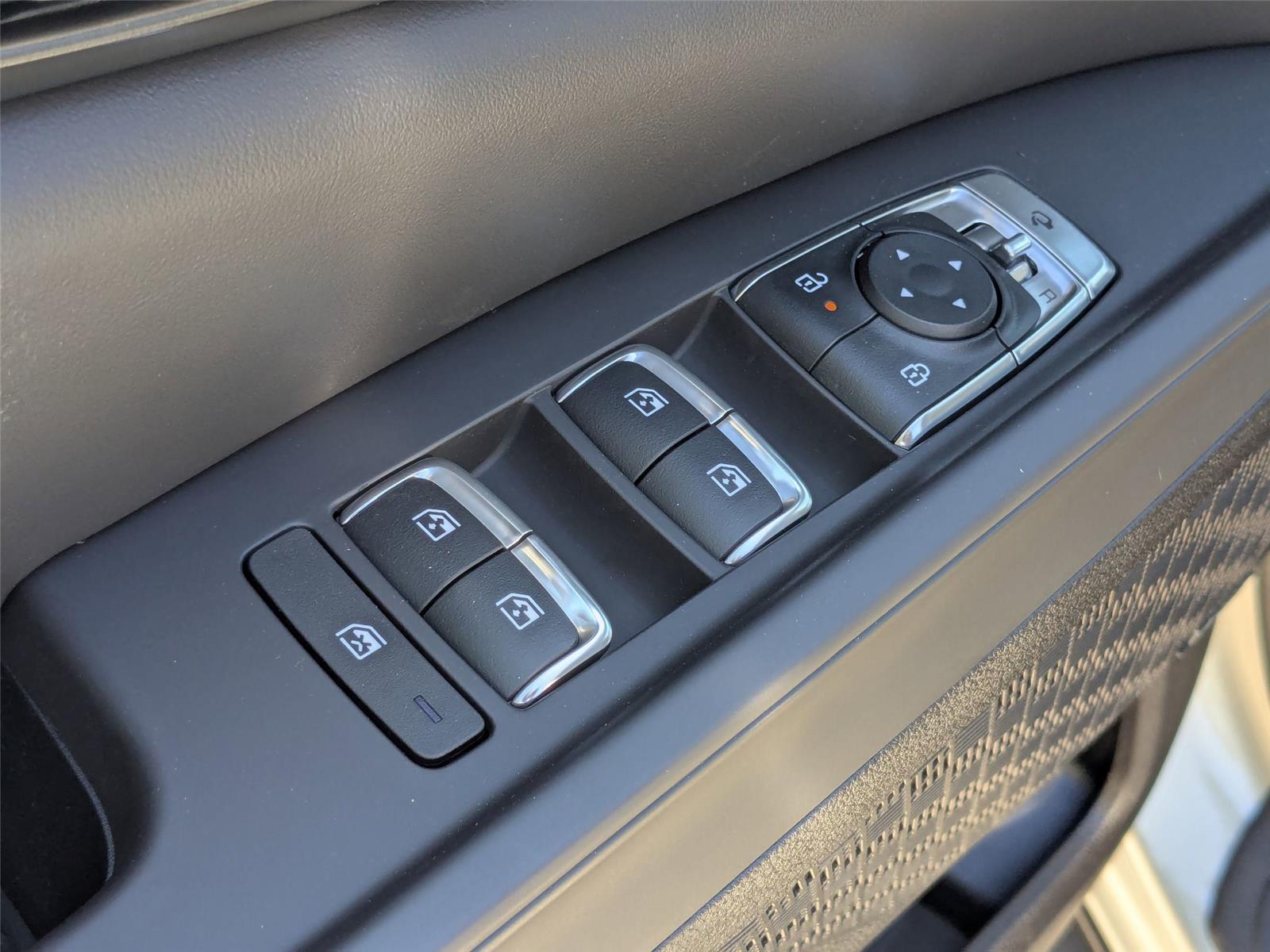 2025 Kia Carnival SX Prestige photo 13