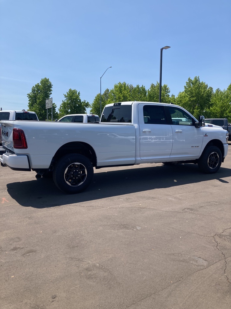 2025 Ram 3500 Laramie photo 4