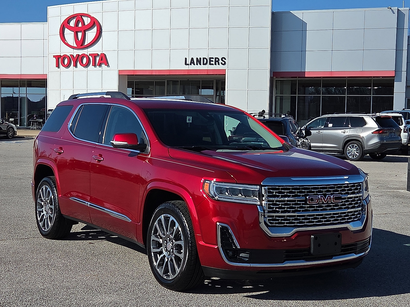 2022 GMC Acadia Denali's photo