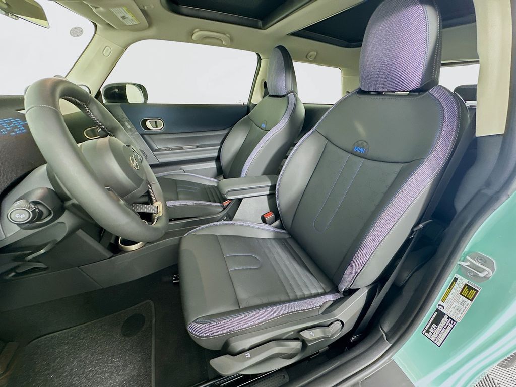 2025 Mini Cooper 2 Door Hardtop Iconic photo 15