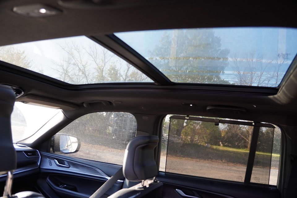 2023 Jeep Grand Cherokee Overland 4xe photo 4