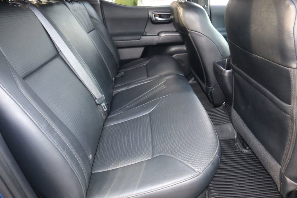 2018 Toyota Tacoma TRD Sport photo 29