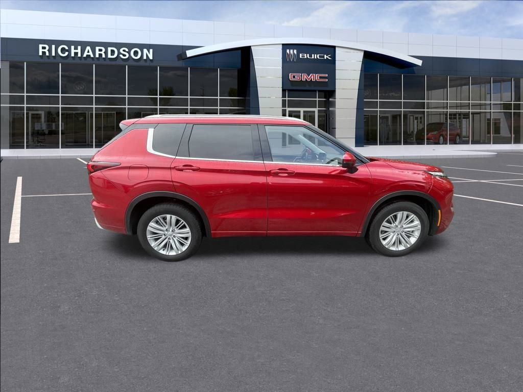 2024 Mitsubishi Outlander SEL photo 2