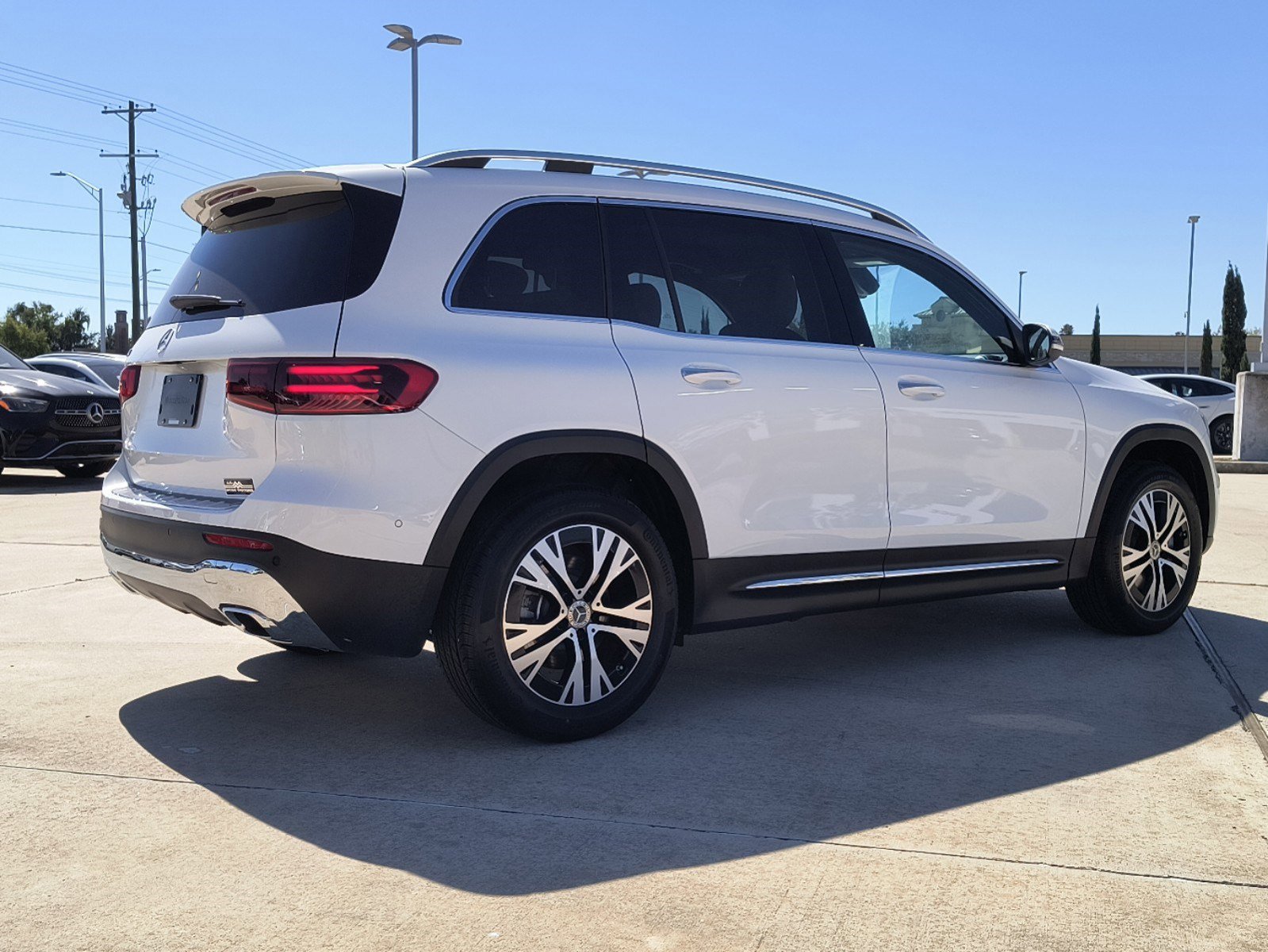 2025 Mercedes Benz GLB 250 photo 4