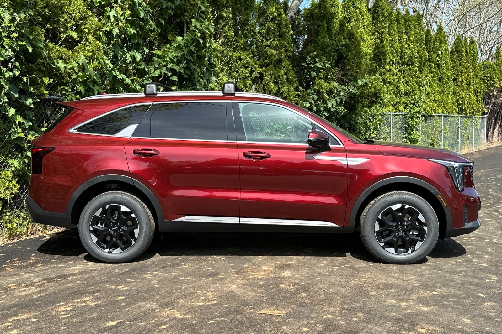 2025 Kia Sorento S photo 2