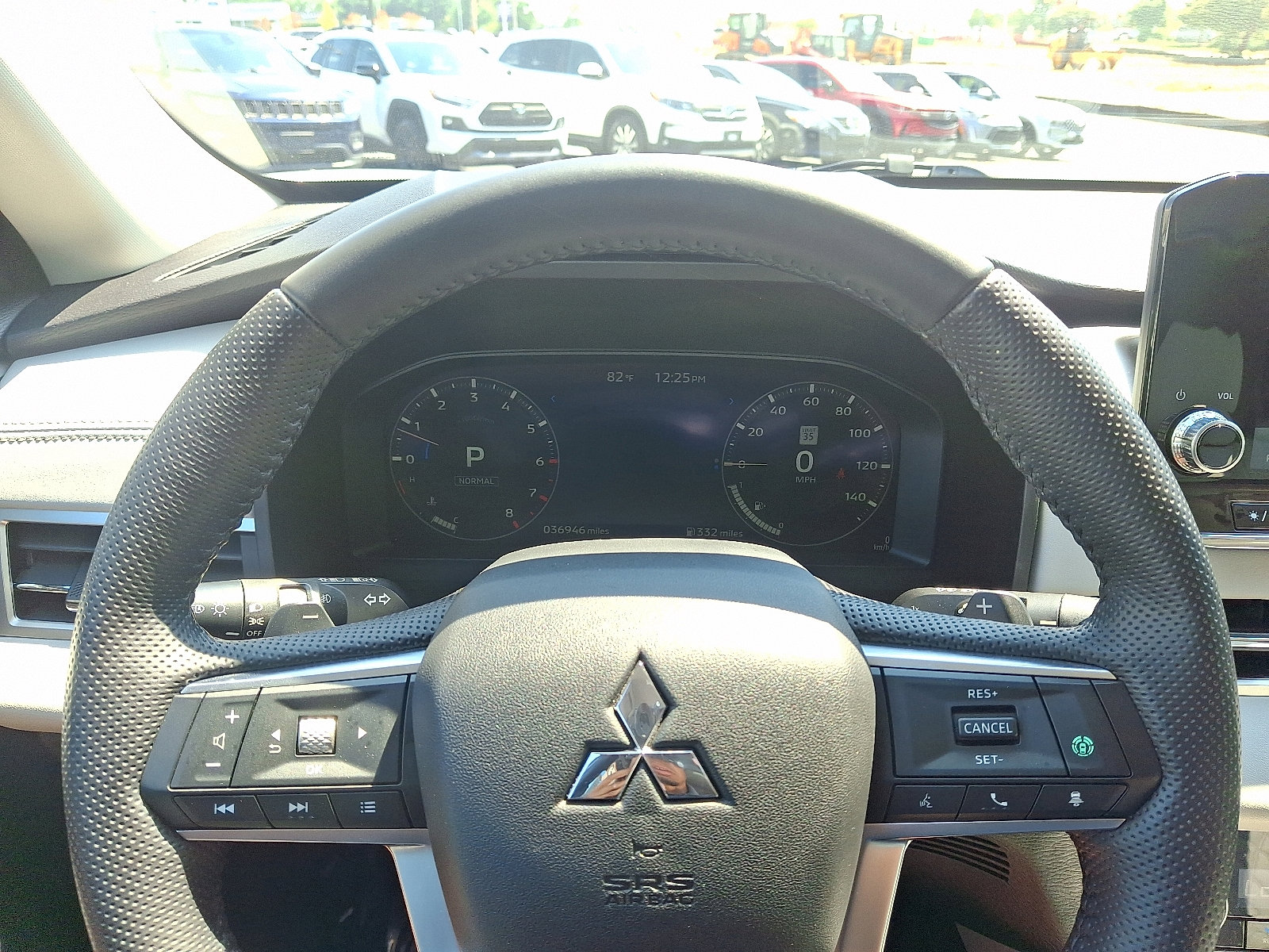 2023 Mitsubishi Outlander SEL photo 17