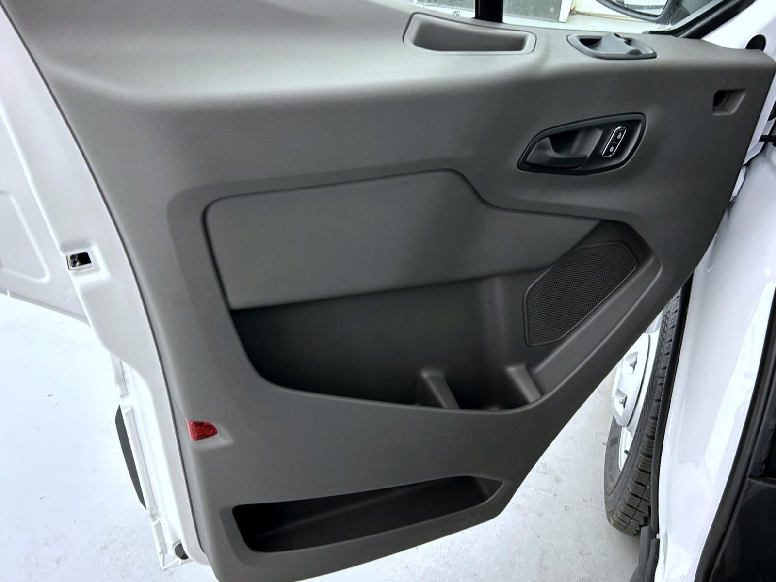 2025 Ford Transit photo 8