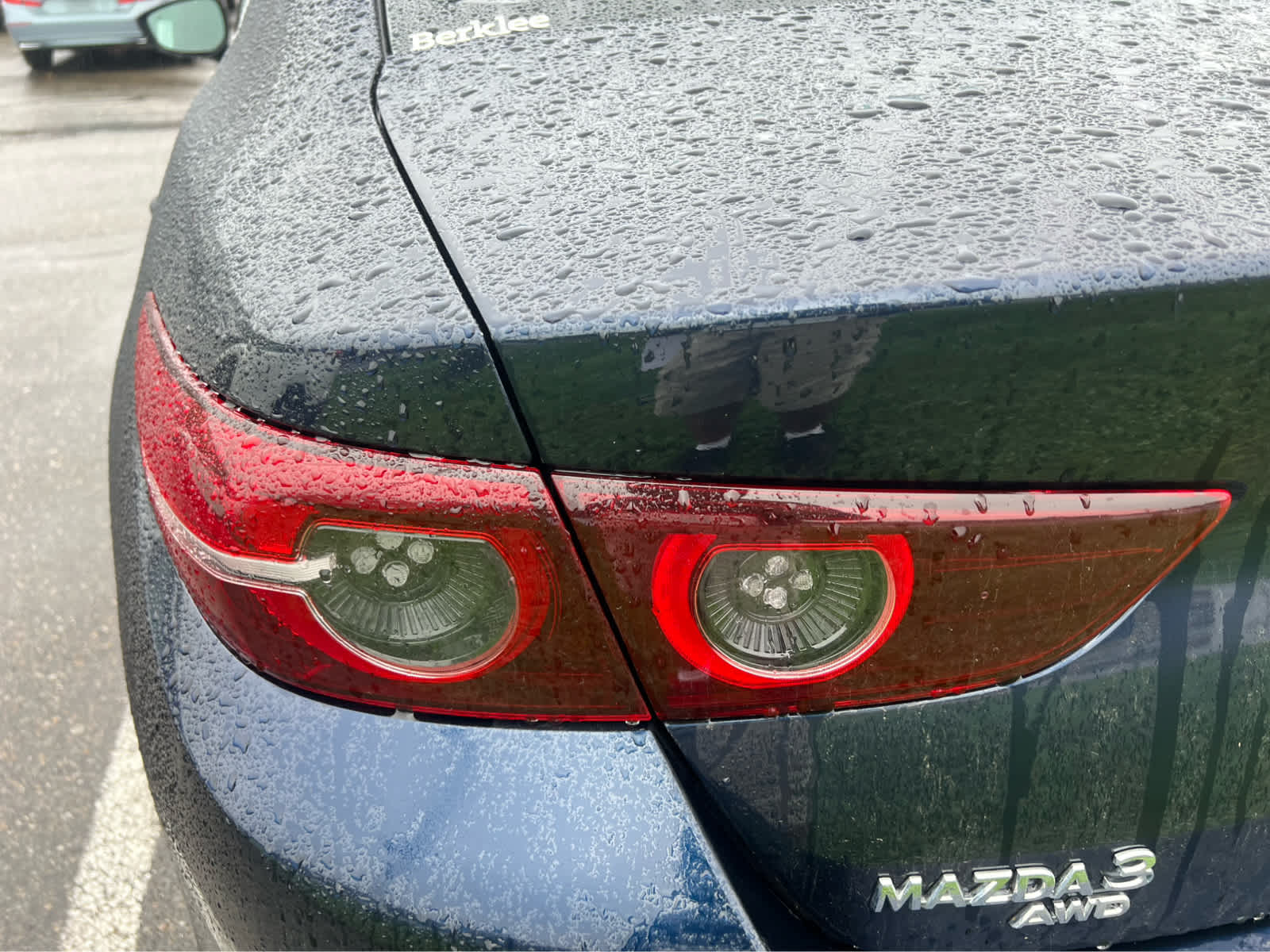 2020 Mazda Mazda3 Premium photo 3