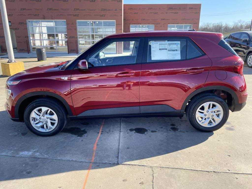 2026 Hyundai Venue SE's photo