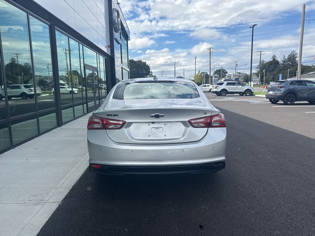 2021 Chevrolet Malibu 1LT photo 4