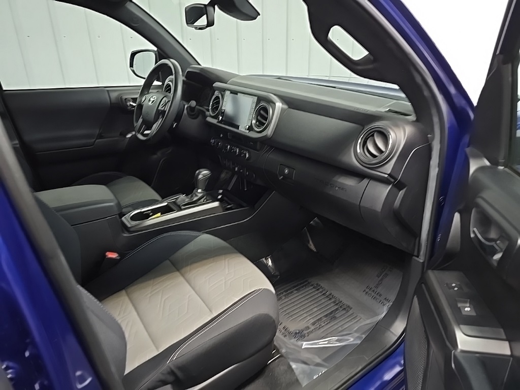 2022 Toyota Tacoma TRD Off-Road V6 photo 15