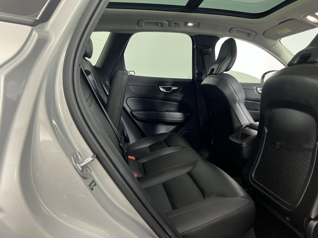 2024 Volvo XC60 B5 Core photo 27