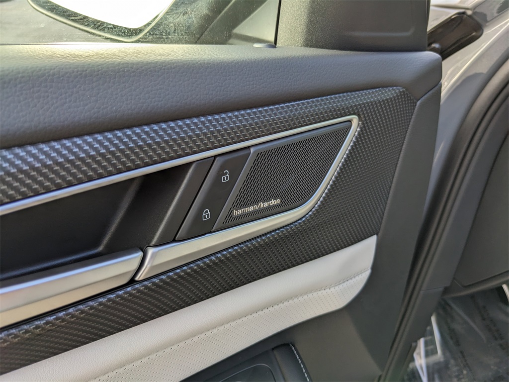 2026 Volkswagen Atlas Cross Sport SEL Premium R-Line photo 18