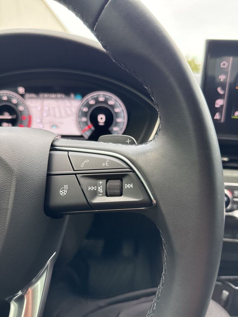 2023 Audi A4 45 S line Premium Plus Quattro photo 5
