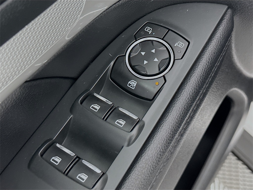 2016 Ford Explorer XLT photo 16
