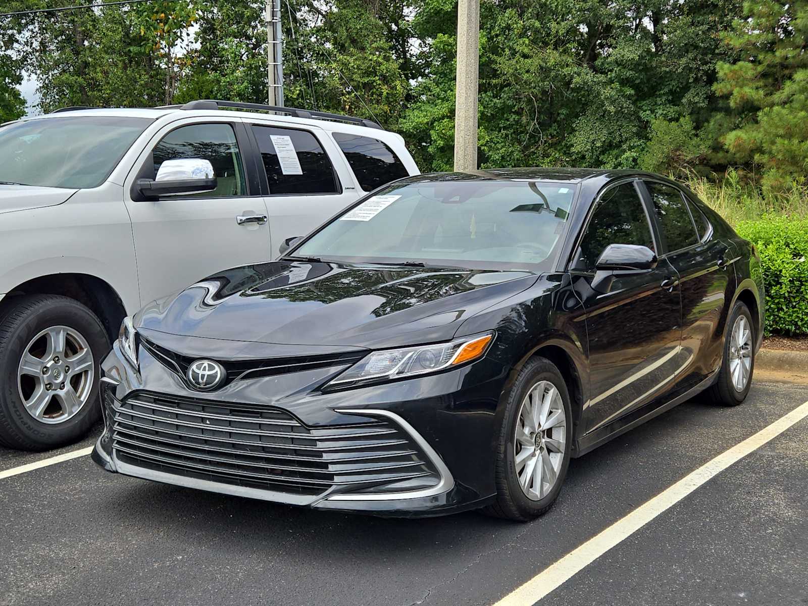 2022 Toyota Camry LE photo 3