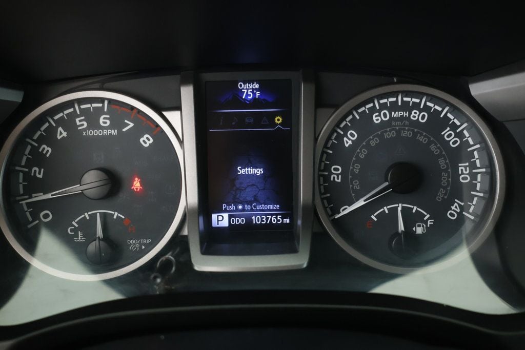 2017 Toyota Tacoma SR5 TRD Sport photo 11