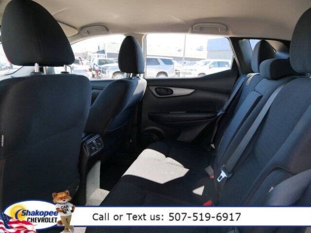 2021 Nissan Rogue Sport S photo 9