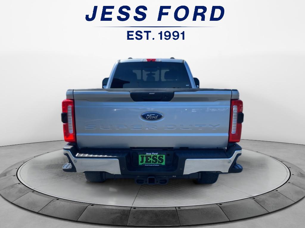 2023 Ford F-250 XLT photo 4