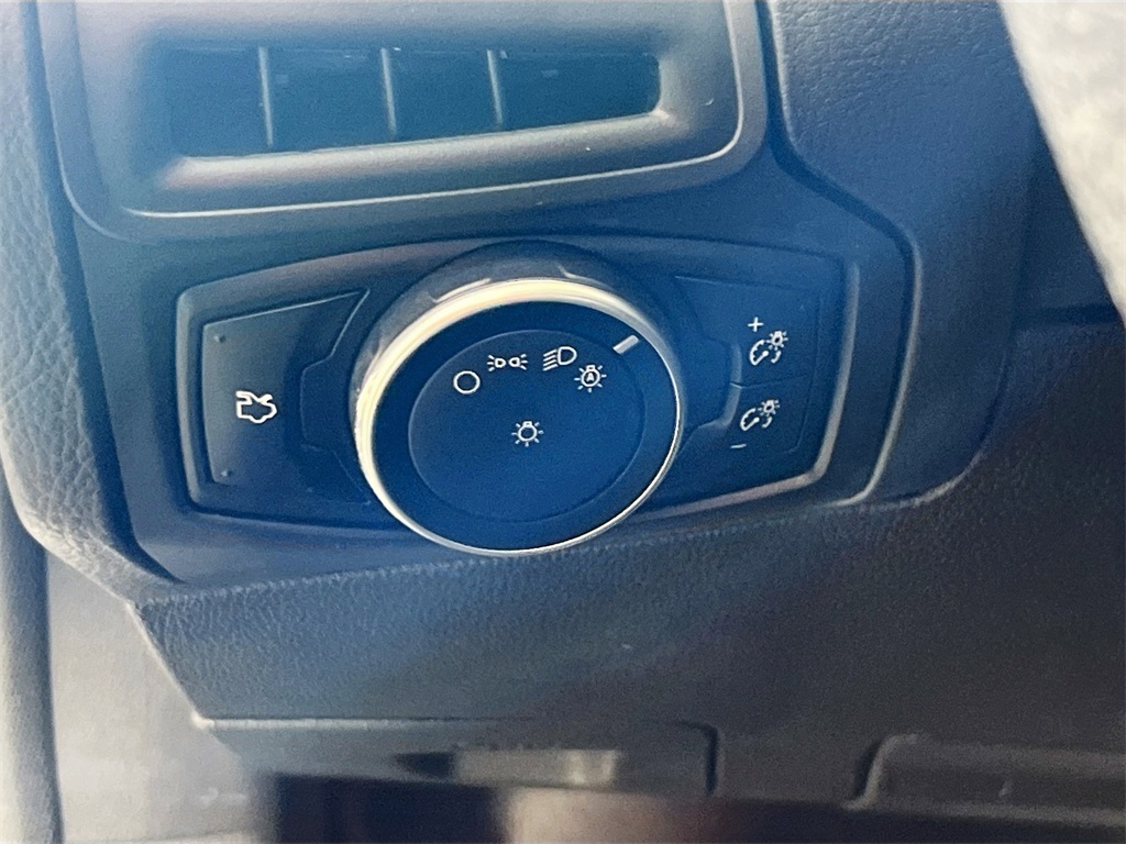 2016 Ford Focus SE photo 19
