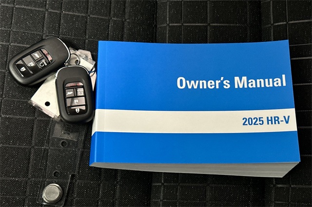 2025 Honda HR-V Sport photo 4