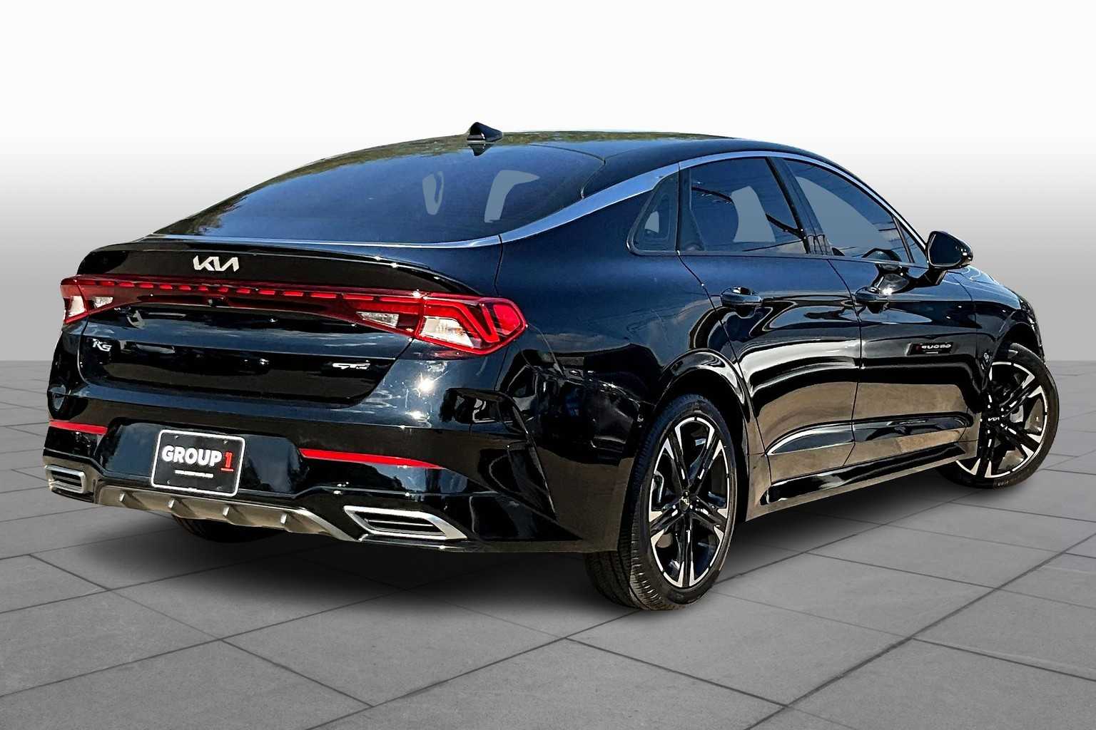 2022 Kia K5 GT-Line photo 11