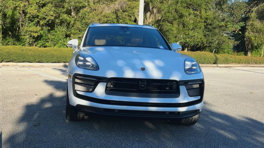 2026 Porsche Macan S photo 3