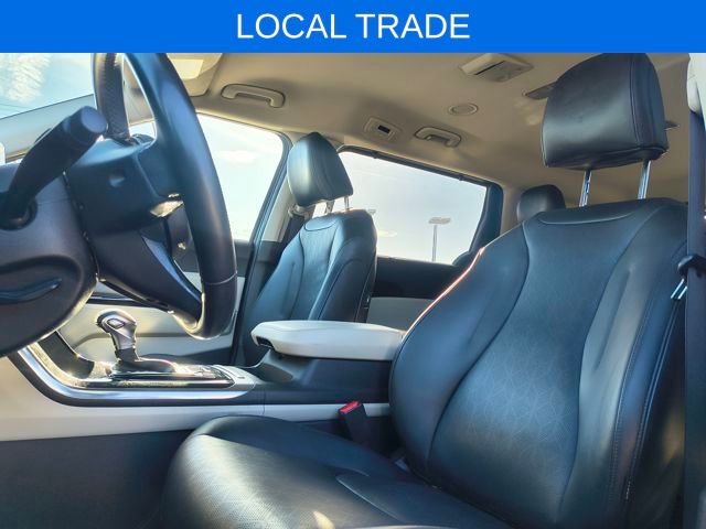 2023 Kia Carnival EX photo 3