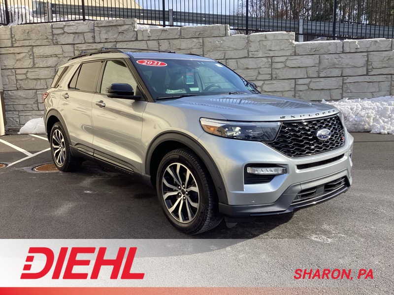 2021 Ford Explorer ST's photo