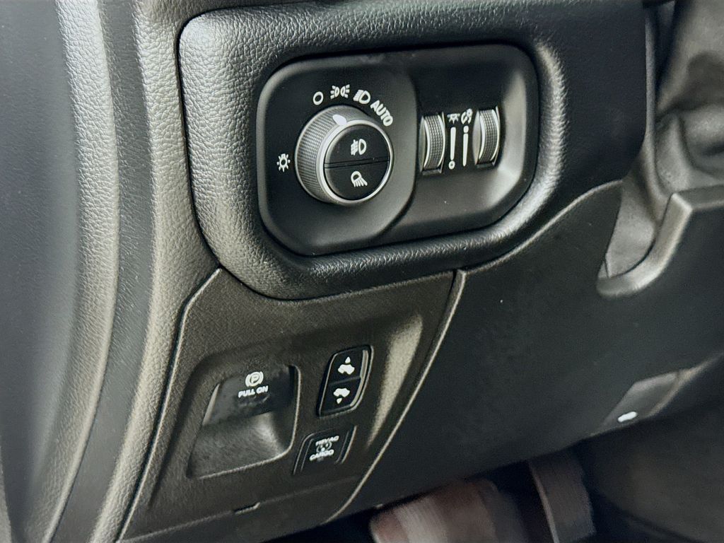 2019 Ram 1500 Rebel photo 14