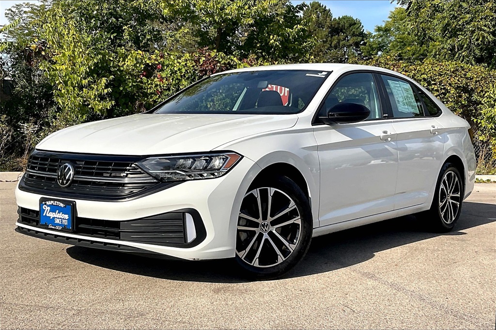 2024 Volkswagen Jetta 1.5T Sport photo 2