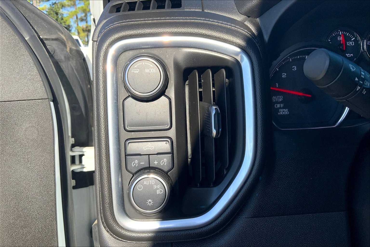 2020 Chevrolet Silverado 1500 LT photo 31
