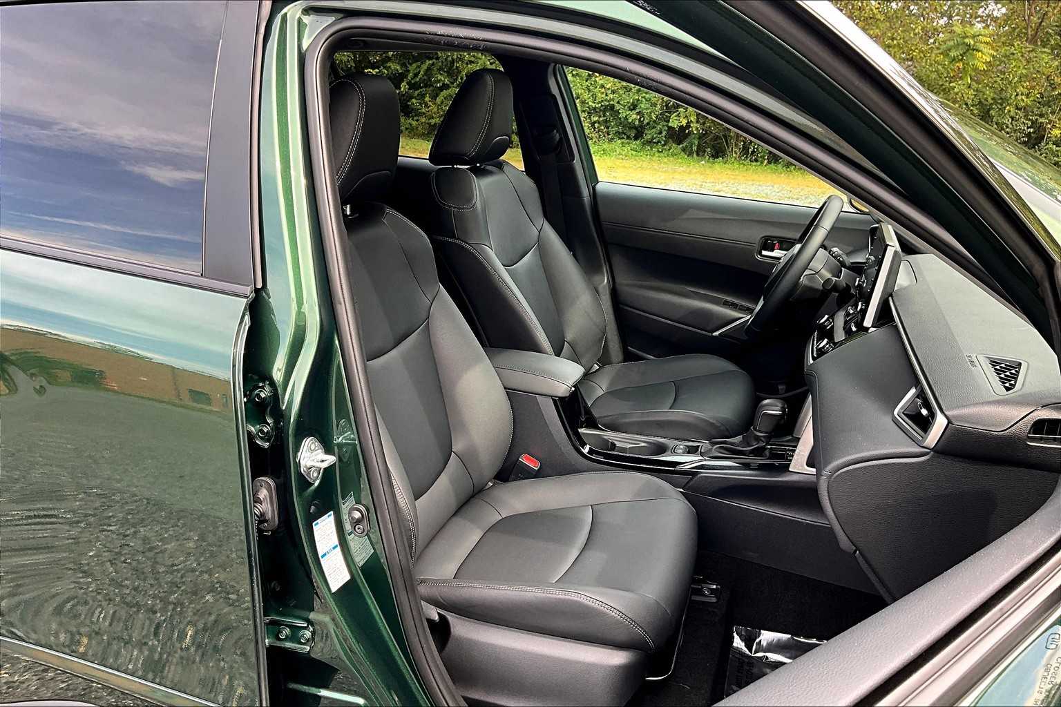 2022 Toyota Corolla Cross XLE photo 8