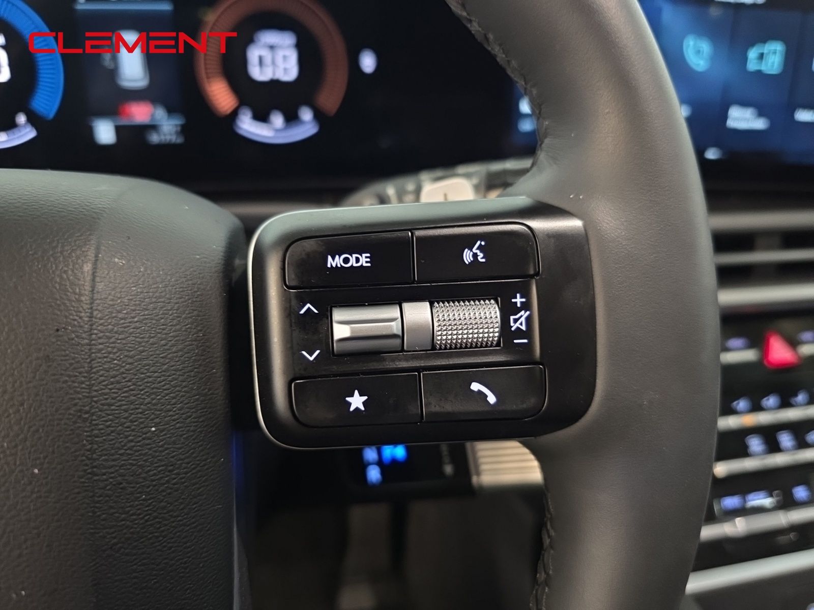 2025 Hyundai Santa Fe SE photo 11