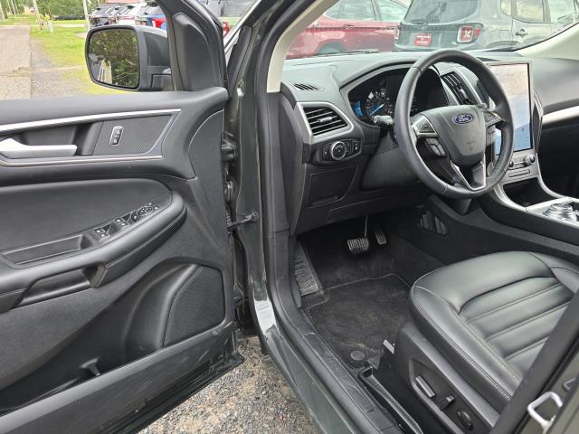 2023 Ford Edge SEL photo 13
